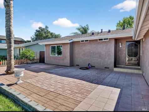 844 Cedarwood Lane Petaluma CA 94954
