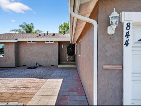 844 Cedarwood Lane Petaluma CA 94954
