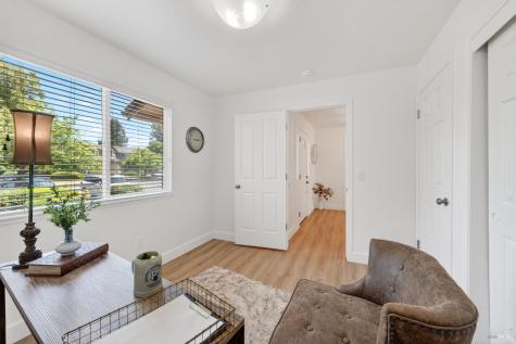 2322 So. Hampton Circle Santa Rosa CA 95401