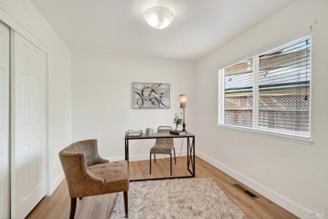 2322 So. Hampton Circle Santa Rosa CA 95401