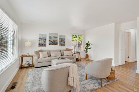 2322 So. Hampton Circle Santa Rosa CA 95401