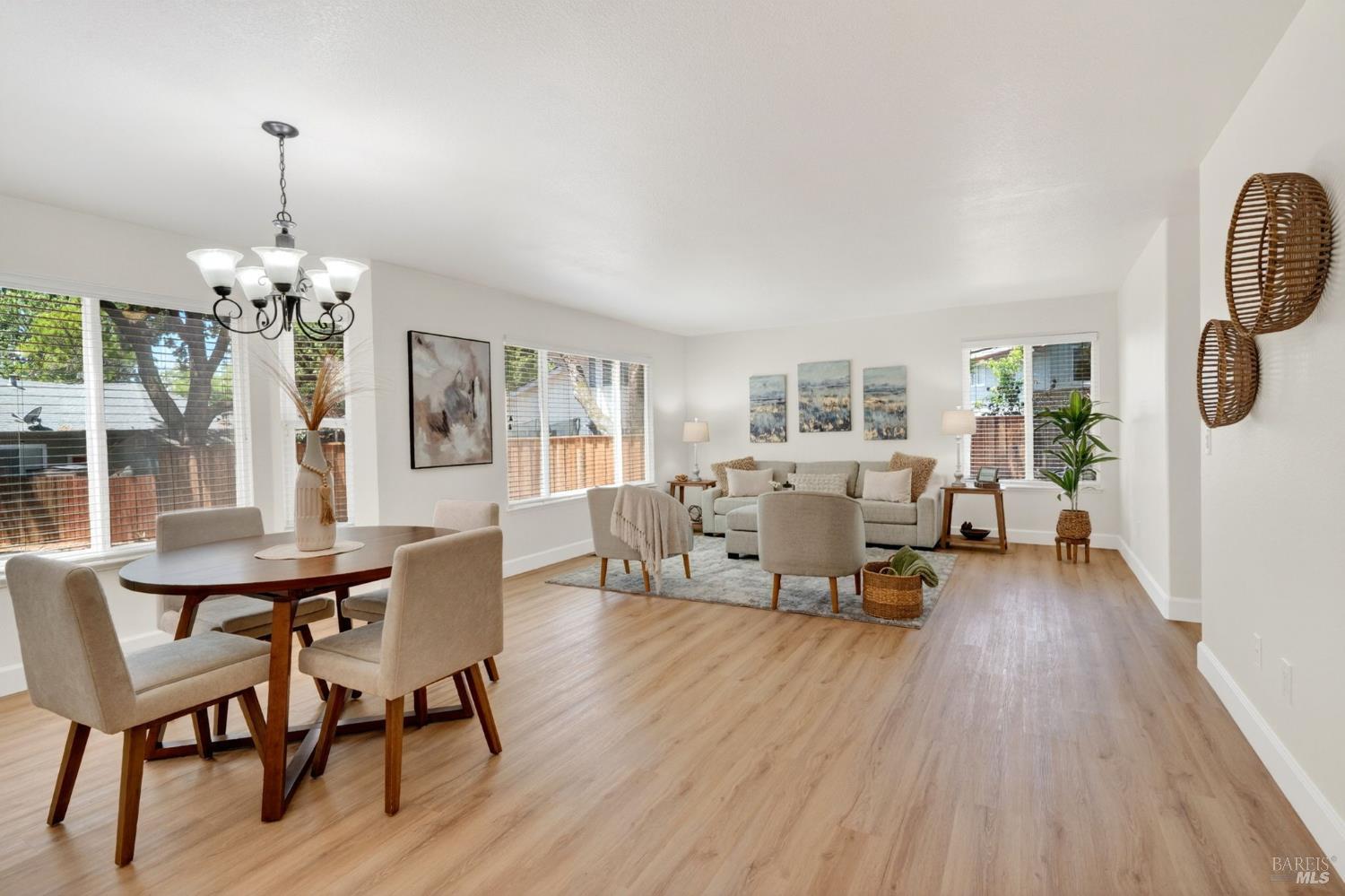 2322 So. Hampton Circle Santa Rosa CA 95401