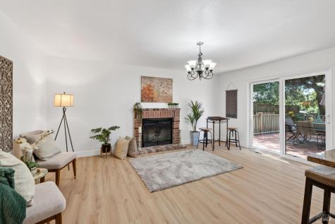 2322 So. Hampton Circle Santa Rosa CA 95401