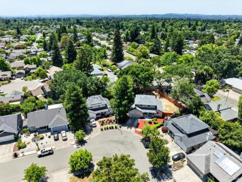 2322 So. Hampton Circle Santa Rosa CA 95401