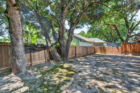 2322 So. Hampton Circle Santa Rosa CA 95401