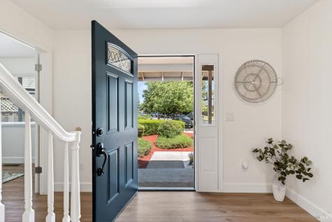 2322 So. Hampton Circle Santa Rosa CA 95401