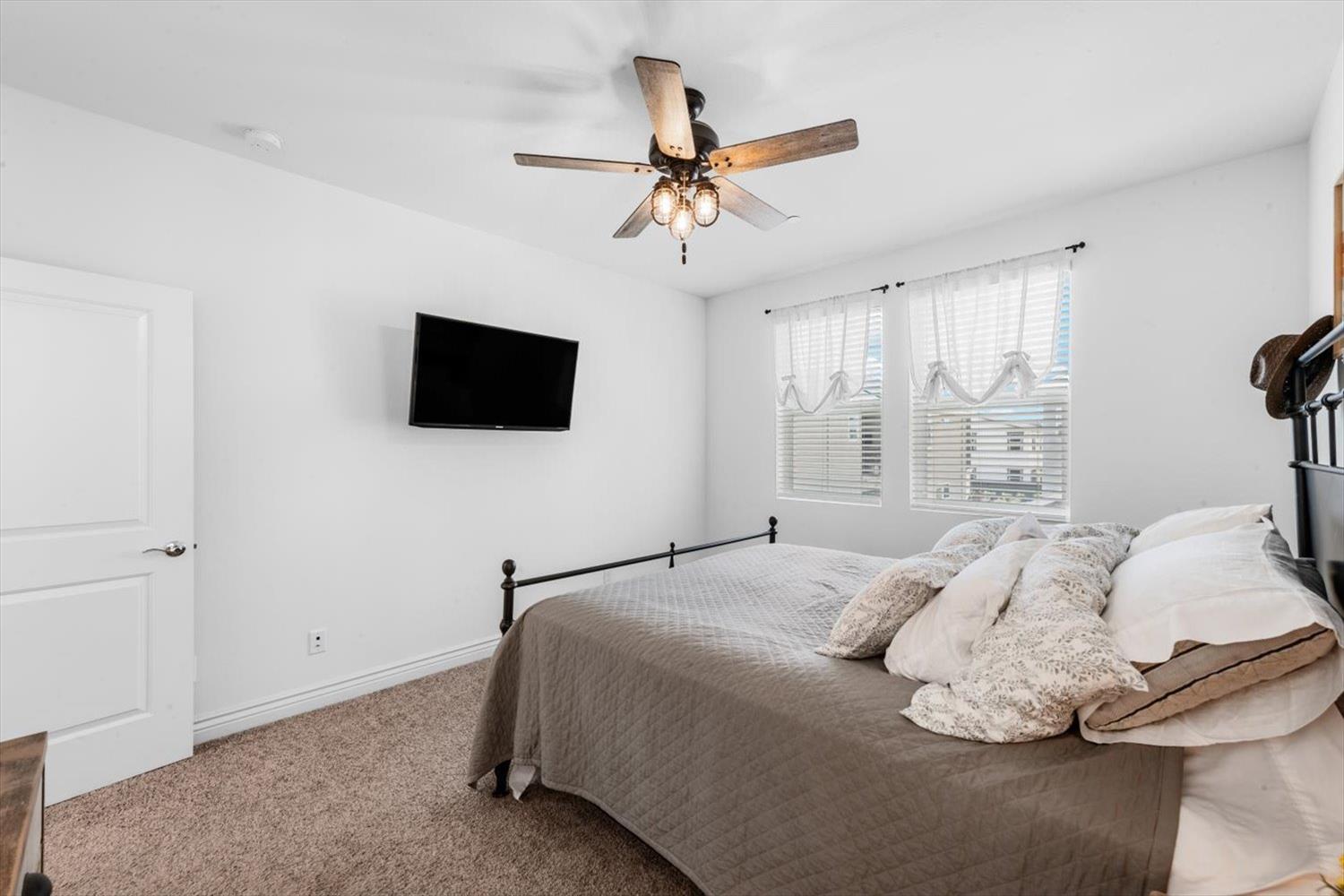 2717 N Cove Drive Sacramento CA 95833