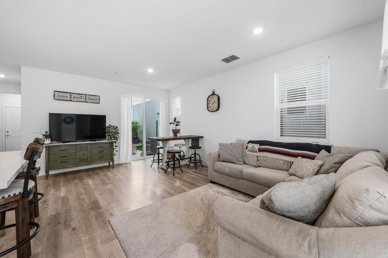 2717 N Cove Drive Sacramento CA 95833