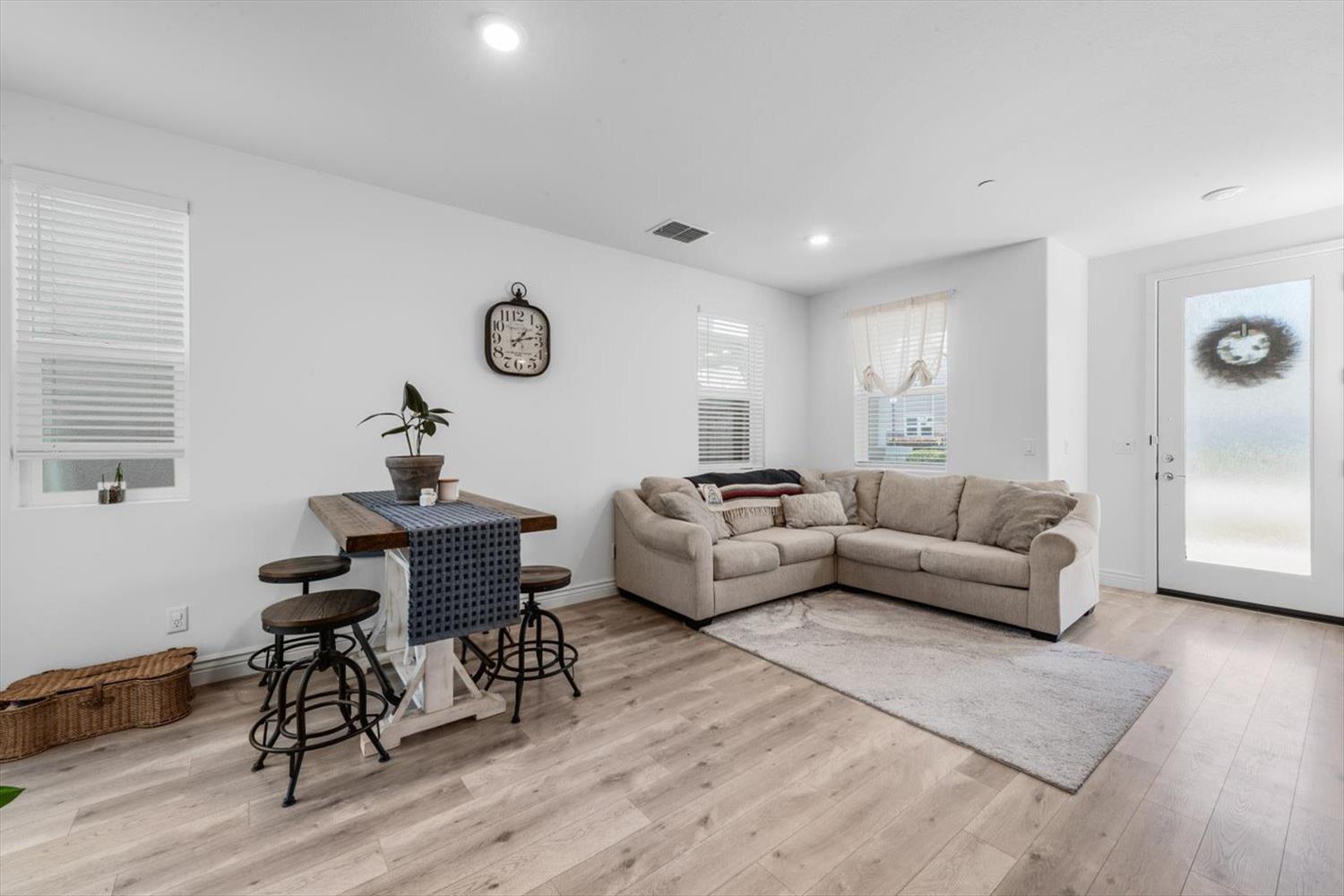 2717 N Cove Drive Sacramento CA 95833
