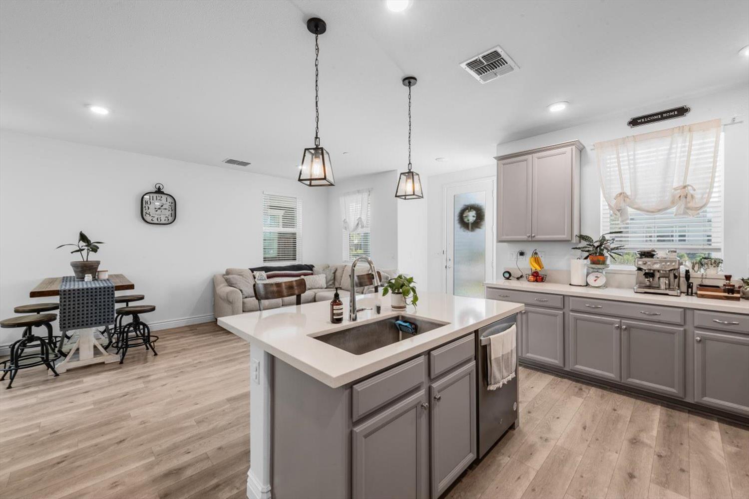 2717 N Cove Drive Sacramento CA 95833