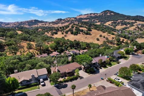 68 Rockrose Way Novato CA 94945