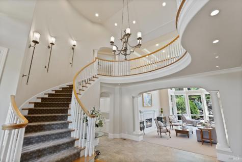 9988 Troon Court Windsor CA 95492