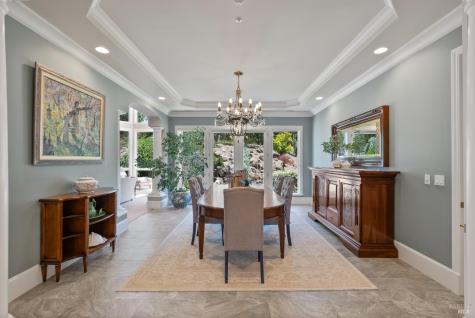 9988 Troon Court Windsor CA 95492