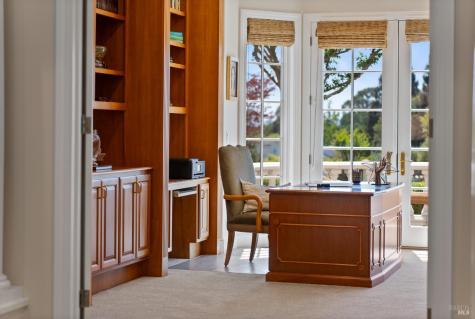 9988 Troon Court Windsor CA 95492