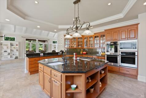 9988 Troon Court Windsor CA 95492