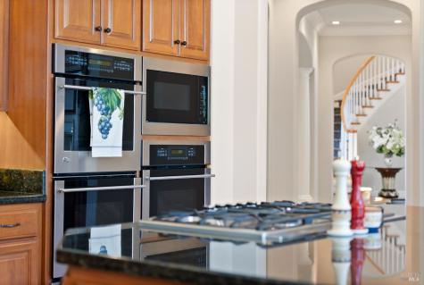 9988 Troon Court Windsor CA 95492