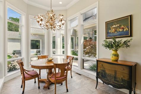 9988 Troon Court Windsor CA 95492