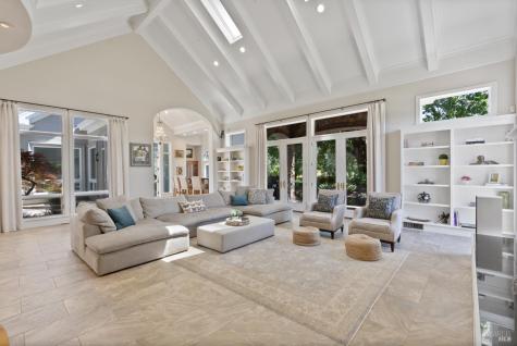 9988 Troon Court Windsor CA 95492