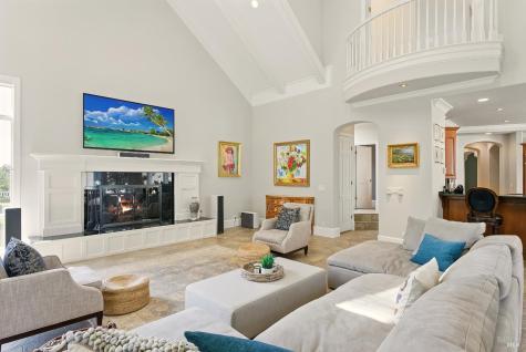 9988 Troon Court Windsor CA 95492
