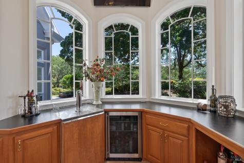 9988 Troon Court Windsor CA 95492