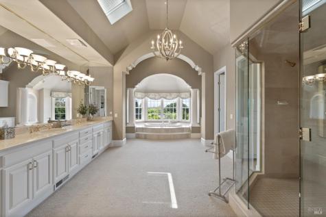 9988 Troon Court Windsor CA 95492