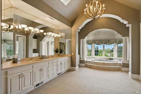 9988 Troon Court Windsor CA 95492