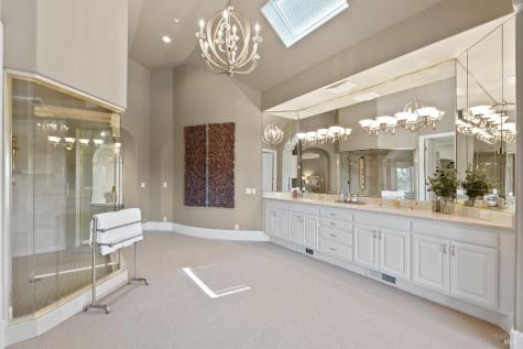 9988 Troon Court Windsor CA 95492