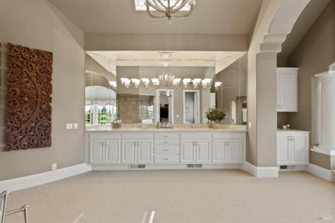 9988 Troon Court Windsor CA 95492