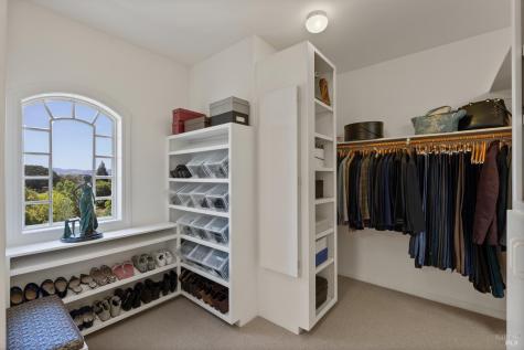 9988 Troon Court Windsor CA 95492