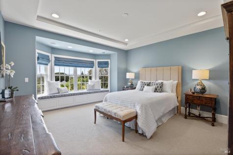 9988 Troon Court Windsor CA 95492