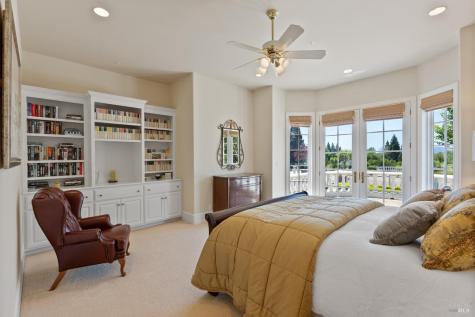 9988 Troon Court Windsor CA 95492