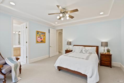 9988 Troon Court Windsor CA 95492
