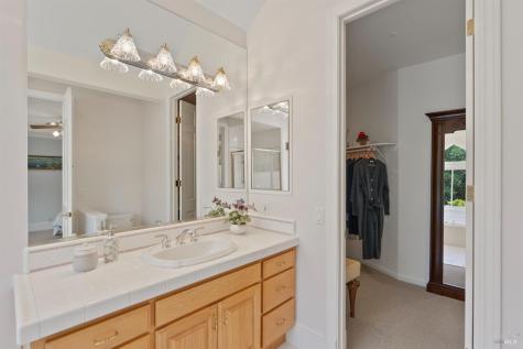 9988 Troon Court Windsor CA 95492