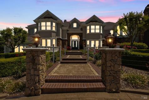 9988 Troon Court Windsor CA 95492