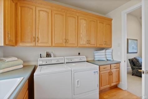 9988 Troon Court Windsor CA 95492