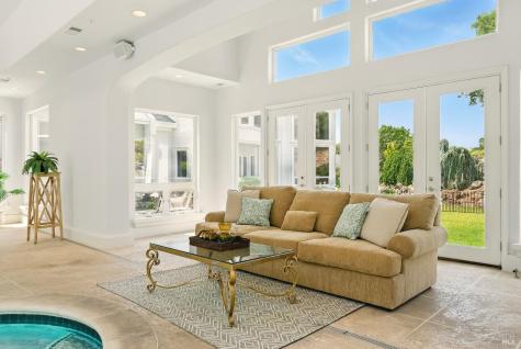 9988 Troon Court Windsor CA 95492