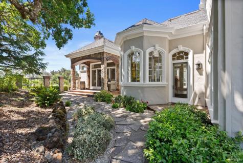 9988 Troon Court Windsor CA 95492