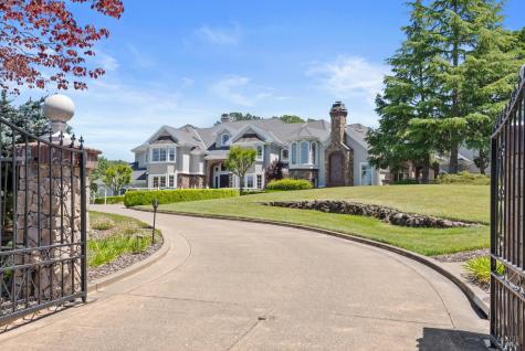 9988 Troon Court Windsor CA 95492