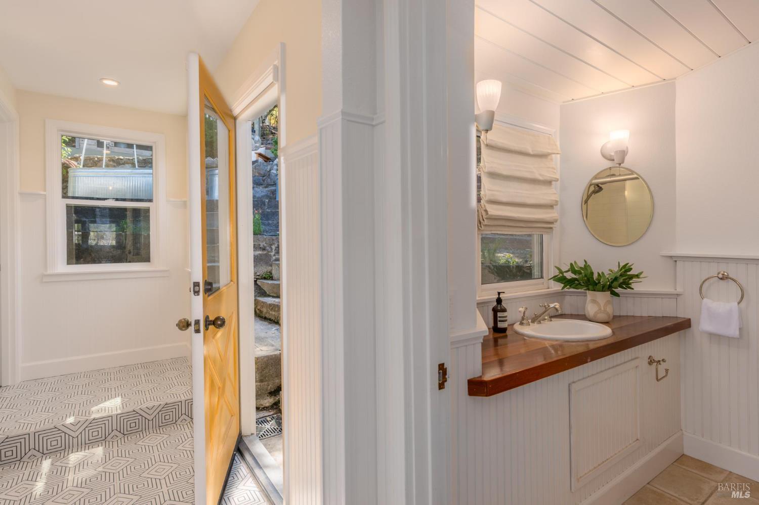 232 Sunnyside Avenue Sonoma CA 95476