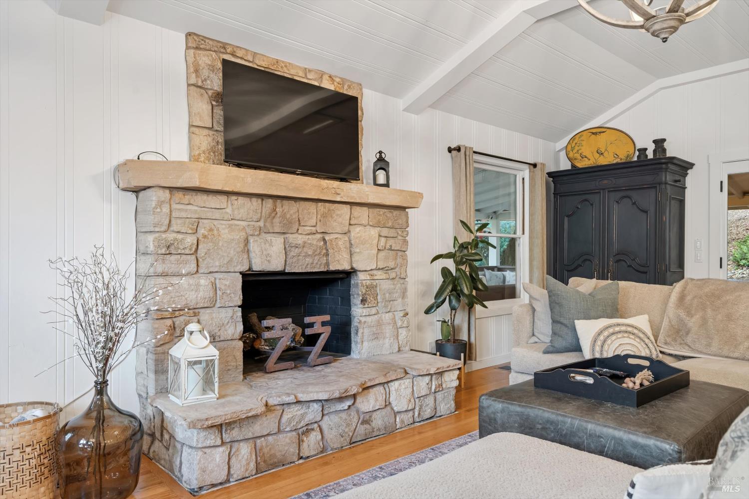 2611 Leslie Road Santa Rosa CA 95404