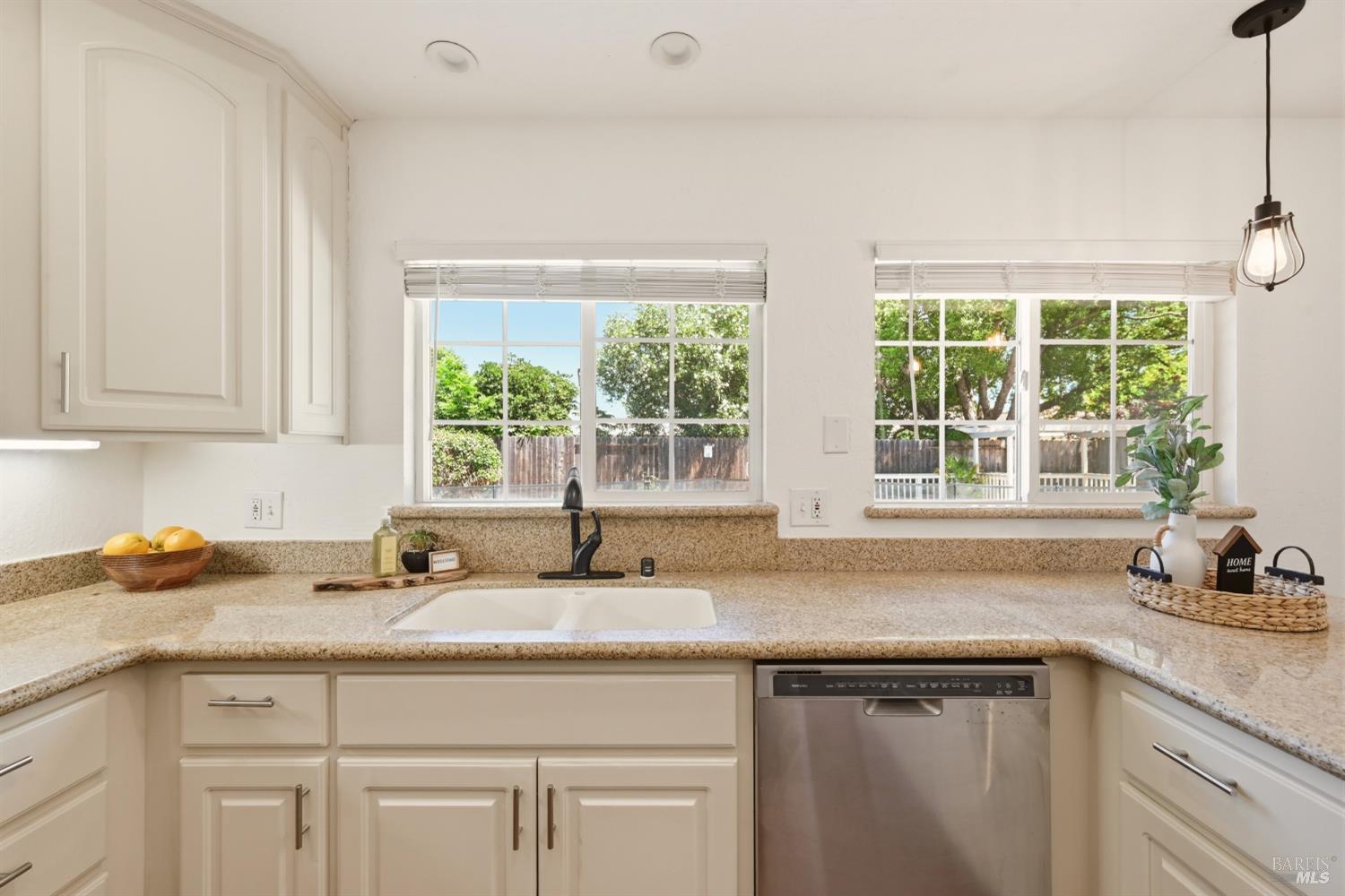 707 Granada Lane Vacaville CA 95688