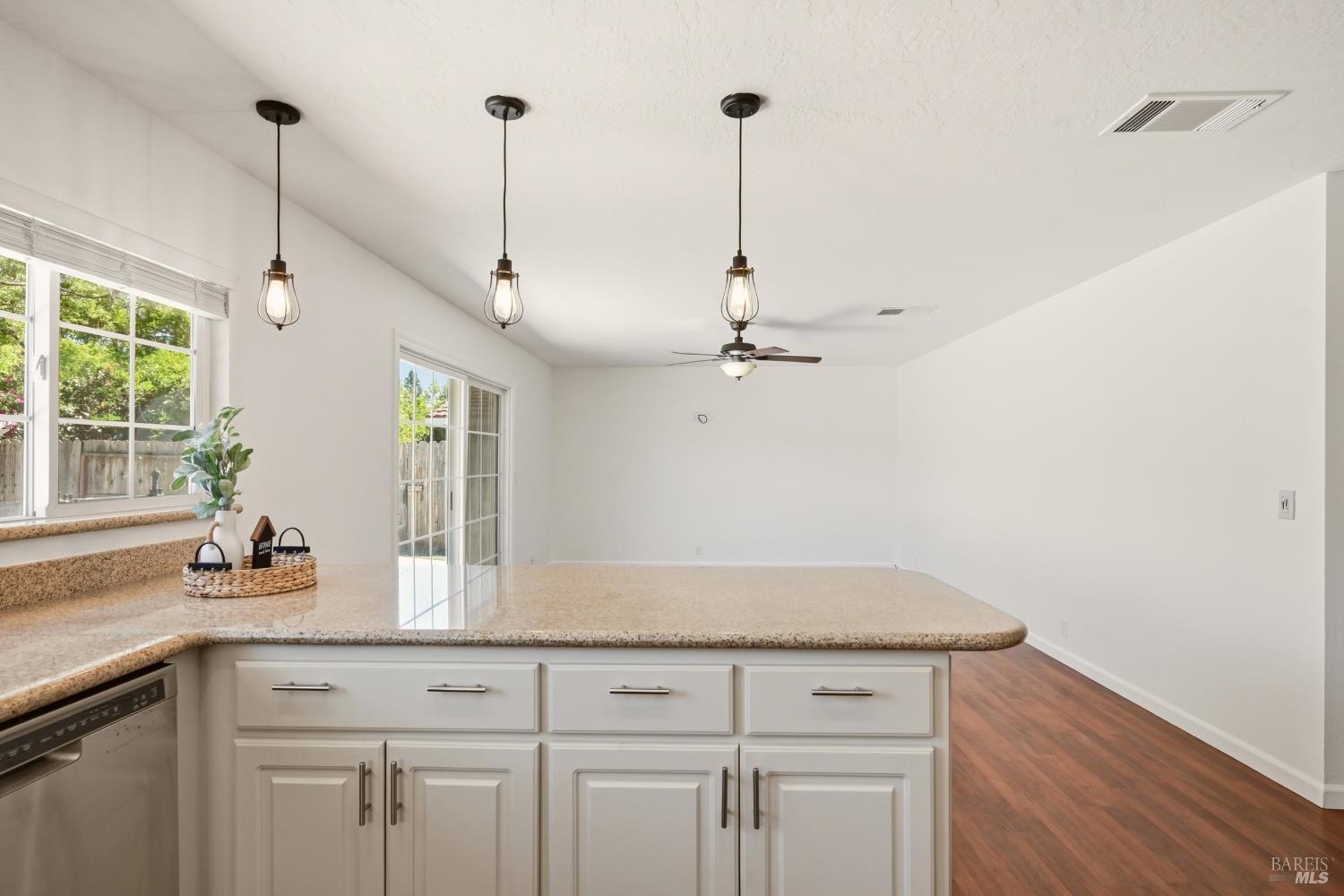 707 Granada Lane Vacaville CA 95688