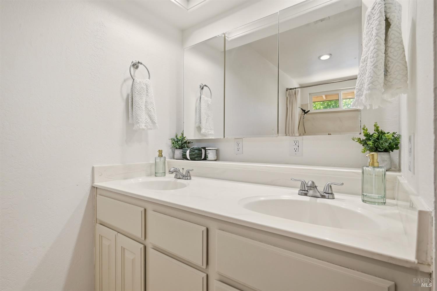 707 Granada Lane Vacaville CA 95688