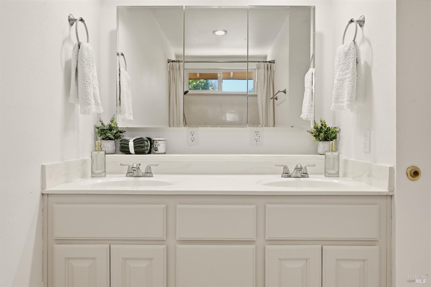 707 Granada Lane Vacaville CA 95688