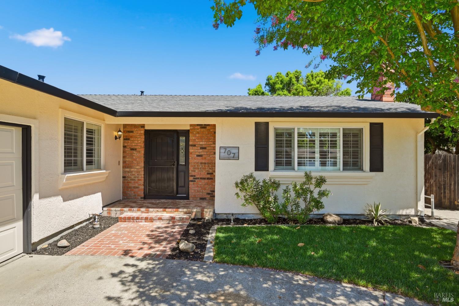 707 Granada Lane Vacaville CA 95688