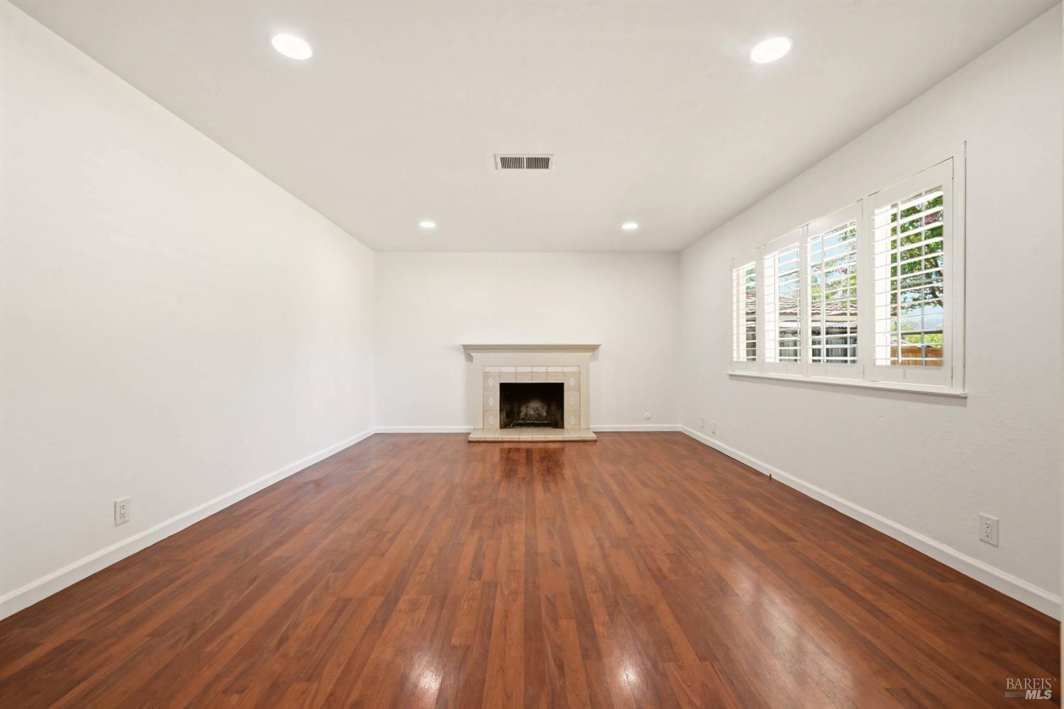707 Granada Lane Vacaville CA 95688