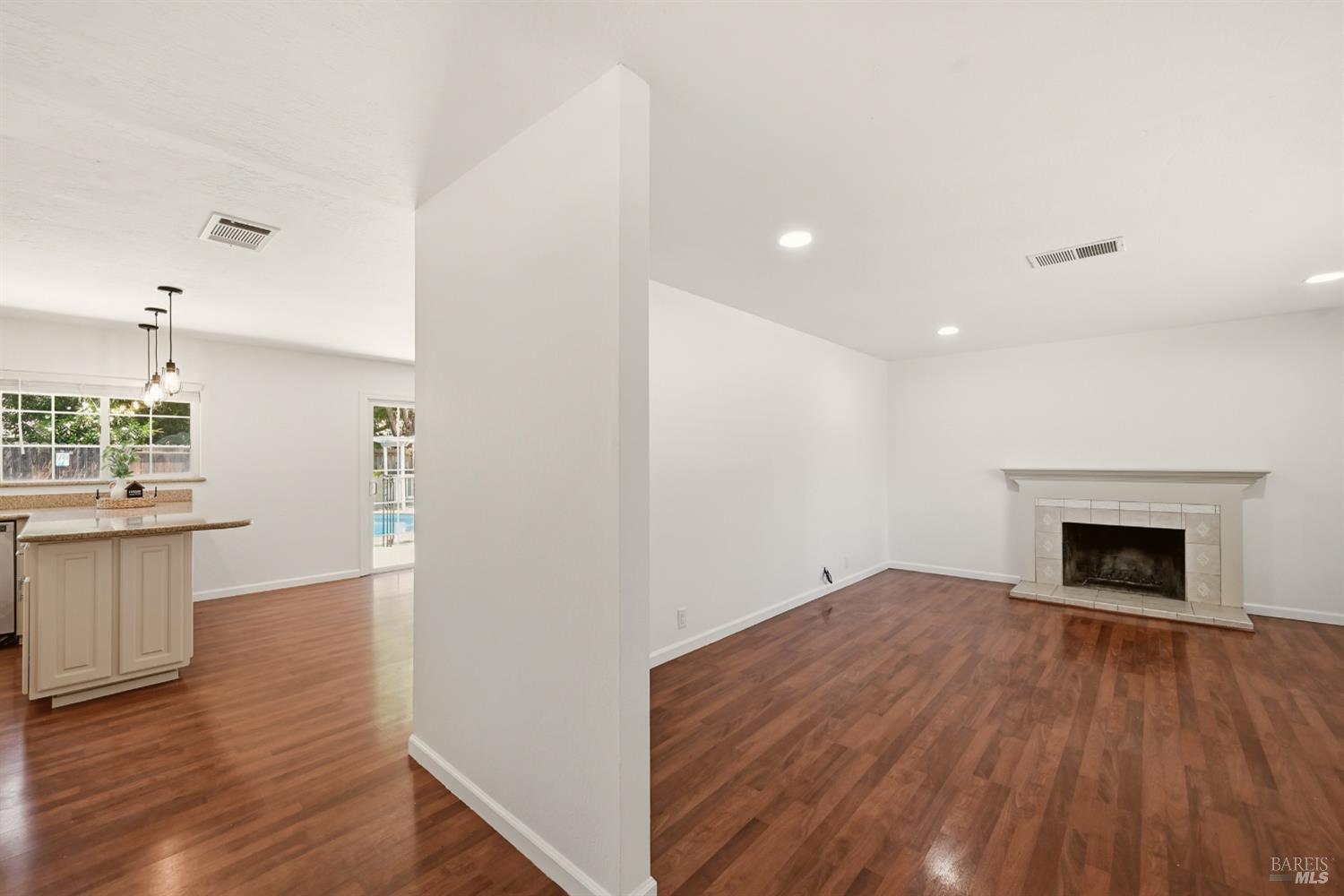 707 Granada Lane Vacaville CA 95688