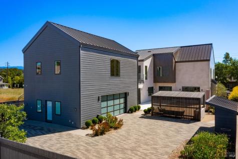 991 Grove Street Healdsburg CA 95448