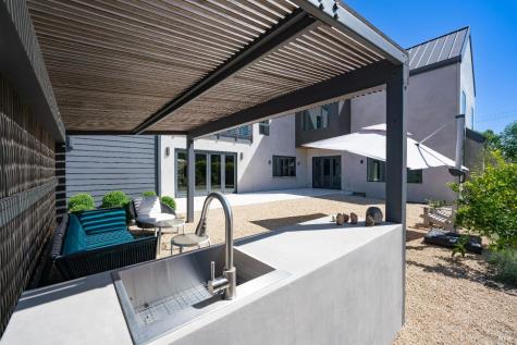 991 Grove Street Healdsburg CA 95448