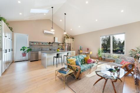 991 Grove Street Healdsburg CA 95448